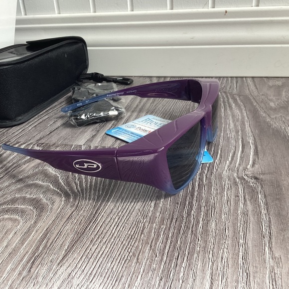 Jonathan Paul Fitovers - designed to fit over prescription glasses - Picture 3 of 7